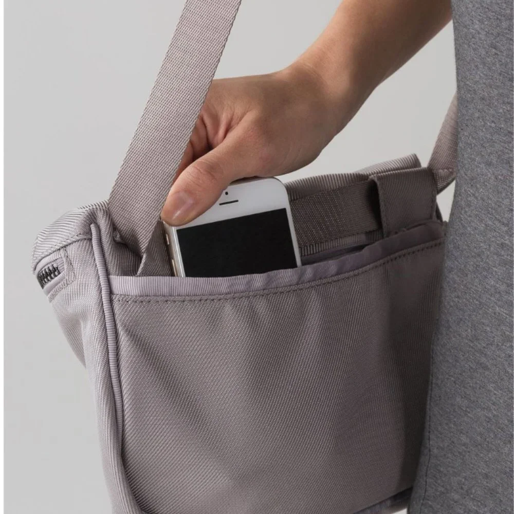 Dark Chrome lululemon Go Lightly Belt Bag - Picture 11 of 11